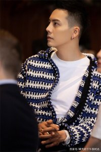 ​深扒陈伟霆17年情史，5个女人成就其毛头小伙到大众情人进阶之路