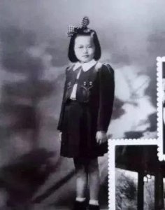 ​中国第一代钢琴家巫漪丽青年时代描写