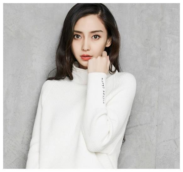 Baby与贝克汉姆照片被疯传,谁注意到了她的锁骨?都能养鱼了