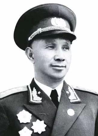 粟裕的生平简介_获得了什么荣誉 粟裕的生平简介_获得了什么荣誉