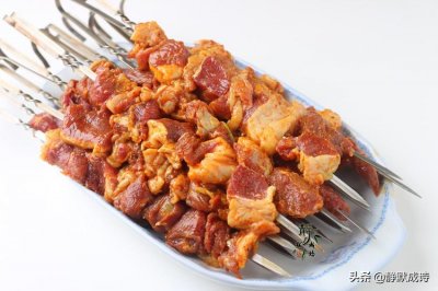 ​腌羊肉串羊肉怎么腌制（羊肉串的腌制步骤）