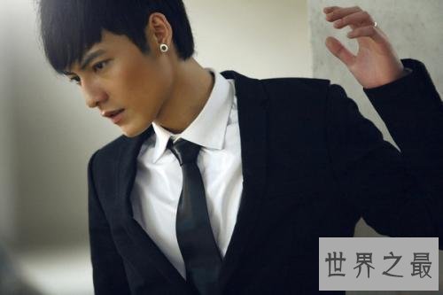 全国公认十大校草排行,白敬亭现如今第一!