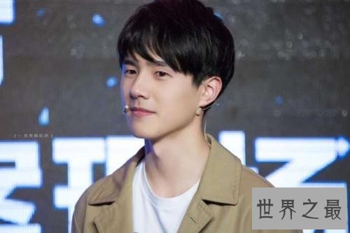 全国公认十大校草排行,白敬亭现如今第一!