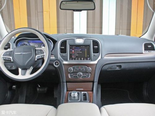 克莱斯勒报价表(克莱斯勒300c报价)-第2张图片-