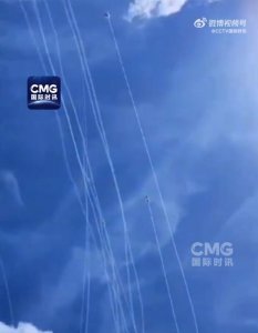 ​以色列北部遭上百枚火箭弹袭击！以军空袭黎巴嫩首都，已致至少5人死亡！黎巴