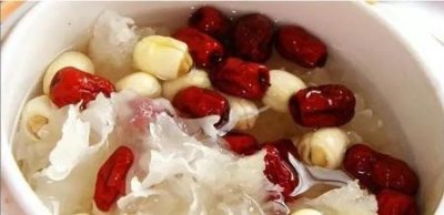 ​有的女孩子为什么会长胡子(女生长胡子是因为什么原因)