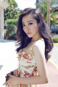 ​张靓颖和冯轲现状两个人离婚了吗？张靓颖身上挂环女人不能够卑微