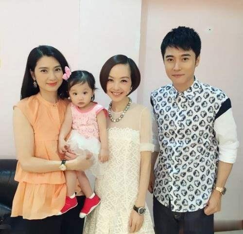 洪欣38嫁给张丹峰，如今48岁，她还能有几个最美的十年？