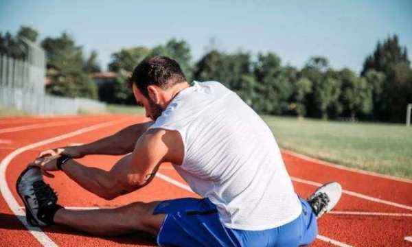 先拉伸还是先运动,拉伸运动是运动前做还是运动后做好图4