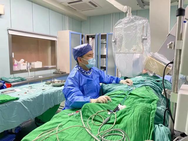 14岁女孩昏倒后失忆了（27岁女孩被困在昏厥）(3)