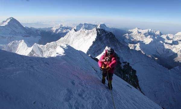 珠穆朗玛峰是哪个国家的,珠穆朗玛峰是哪个国家的图3