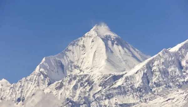 珠穆朗玛峰是哪个国家的,珠穆朗玛峰是哪个国家的图5