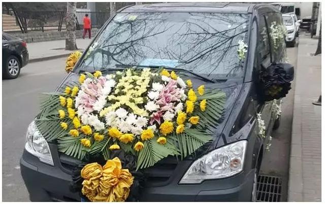 花圈做法大全图解丧礼（丧礼灵车花艺制作方法）(7)