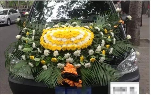 花圈做法大全图解丧礼（丧礼灵车花艺制作方法）(4)