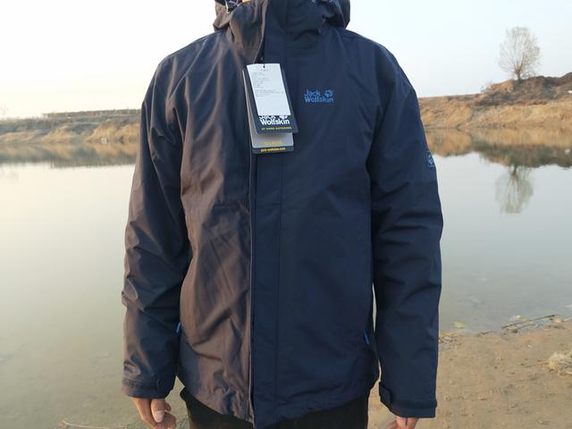 怎么鉴别狼爪冲锋衣真假（买过千的冲锋衣值吗）(7)