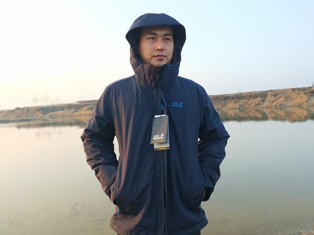 怎么鉴别狼爪冲锋衣真假（买过千的冲锋衣值吗）(27)