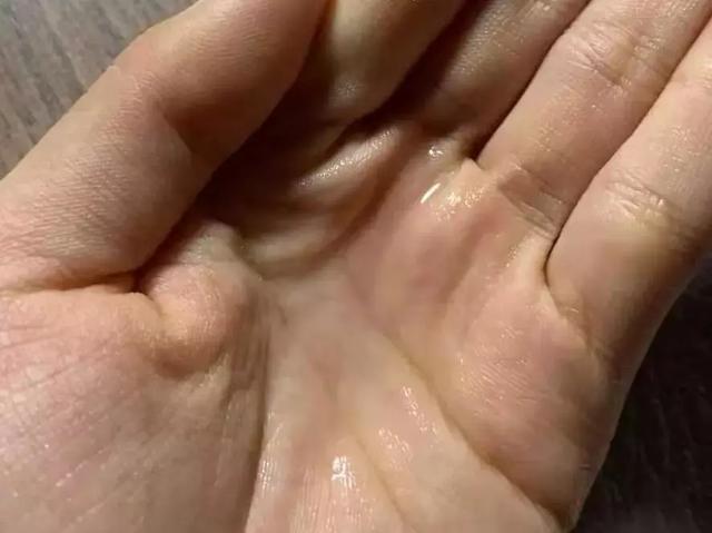 化妆品保湿成分(成分大揭秘你的化妆品真的保湿吗)(19)