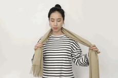 薄围巾的系法图解(保暖还好看的7种系围巾系法一定要学)(18)