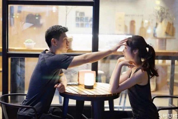 男朋友认定你的表现 男朋友不喜欢你的征兆 男朋友认定你的表现 男朋友不喜欢你的征兆