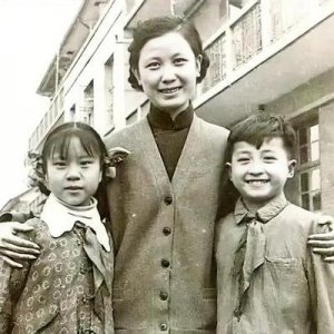 ​1968年，黄梅戏艺术家严凤英在绝望中结束了自己的生命