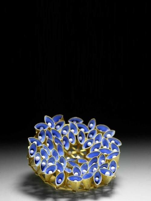 珐琅是什么材质掉色,珐琅彩工艺掉漆吗