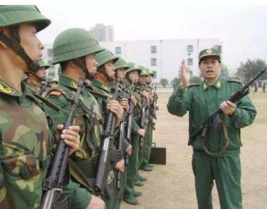 ​我国自行研制的第一代小口径步枪—87式自动步枪