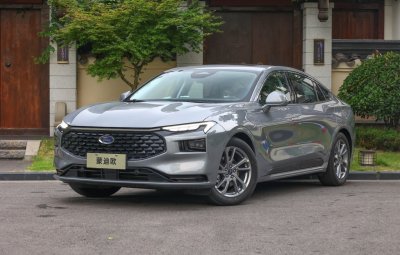 ​试驾全新蒙迪欧1.5T：配全新4缸发动机，大马力大空间一步到位！