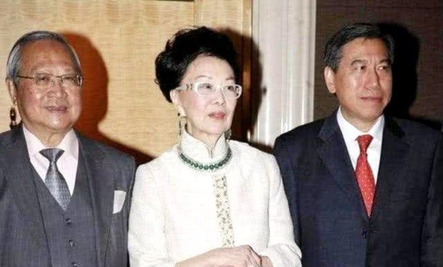 她继承丈夫的1.2亿遗产，投资给李嘉诚，如今靠李嘉诚赚了12亿