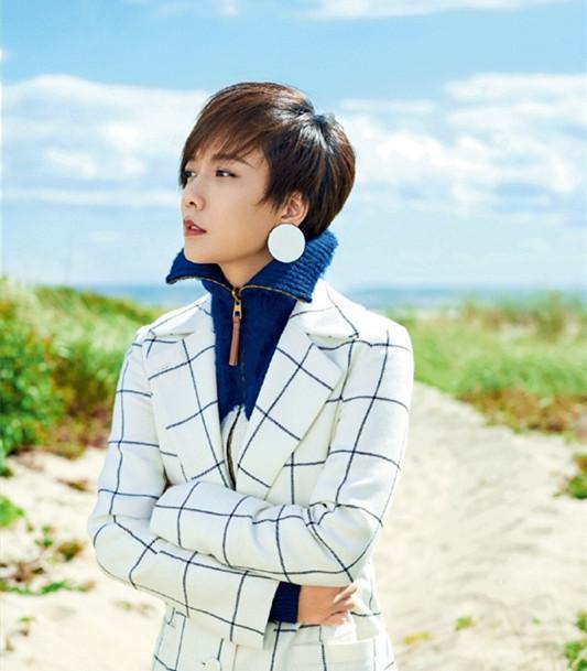 王珞丹穿深v礼服前胸后背傻傻分不清楚，网友：我都替你尴尬了！