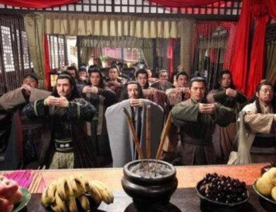 ​李世民斩杀单雄信的后果是什么？