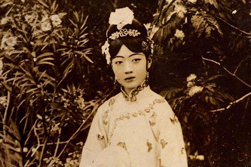 最后一位皇后婉容墓在哪里?