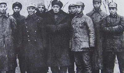 ​揭秘三野“山头”之谜：政委与副司令的职务分配背后