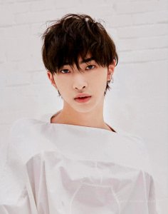 ​小哈林迎20岁，只回母亲伊能静祝福，父亲庾澄庆发旧照寄相思