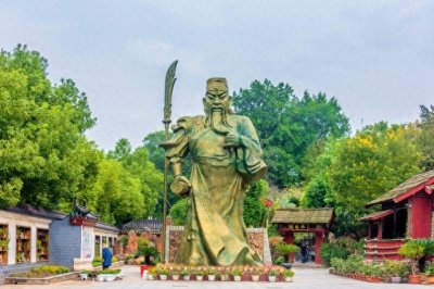 ​樊城之战：关羽的辉煌胜利与荆州防线的隐忧