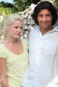 ​娶一个“洋媳妇”是什么体验？网友：白天很有面子，晚上很没面子