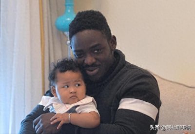 ​黑李逵与成都的美女结婚，曾侮辱中国，现在凭歌声吸引700万粉丝