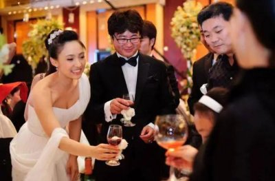 ​富豪周成海：抛妻弃子娶白静，杀妻子后自杀，岳母争遗产四处奔走