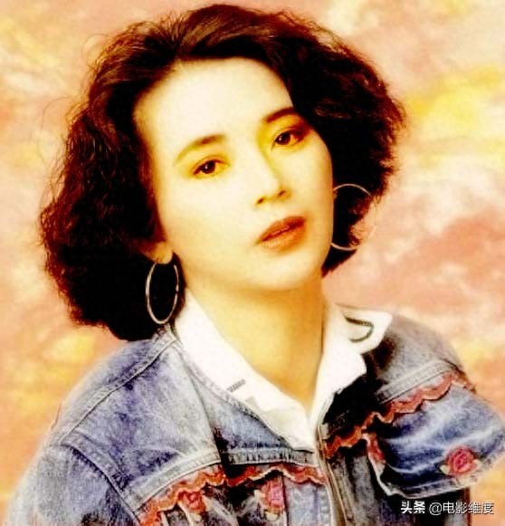 胡慧中年轻时有多漂亮？一组老照片告诉你，明艳动人，雍容大方