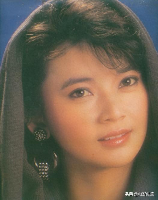 胡慧中年轻时有多漂亮？一组老照片告诉你，明艳动人，雍容大方