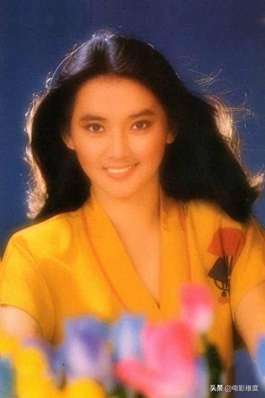 胡慧中年轻时有多漂亮？一组老照片告诉你，明艳动人，雍容大方