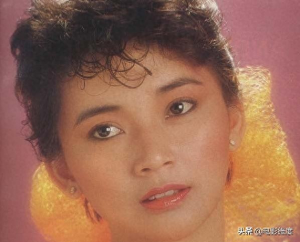 胡慧中年轻时有多漂亮？一组老照片告诉你，明艳动人，雍容大方