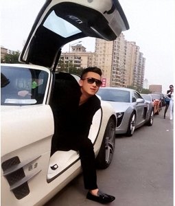 ​“京城恶少”王烁：打骂女记者、枪指刘涛老公、掌掴继母王艳！