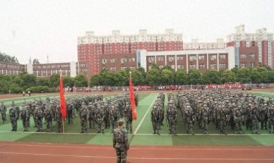 ​军改后，军分区不再设参谋长、副政委、政治部主任等副师级职务！