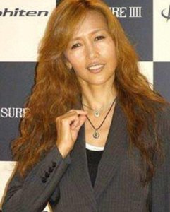 ​50岁工藤静香脸“变歪”？知道原因后，还有谁敢说她配不上