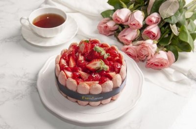 ​6款高颜值又自带浪漫气质的草莓甜点，总有一款俘获你挑剔的胃