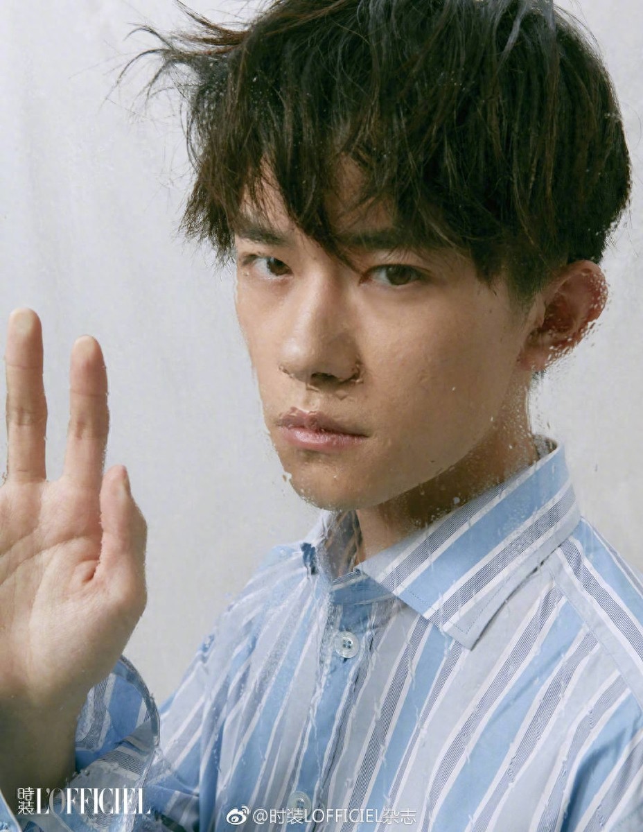 集美们，分享一波易烊千玺的帅图，反正我是收藏了