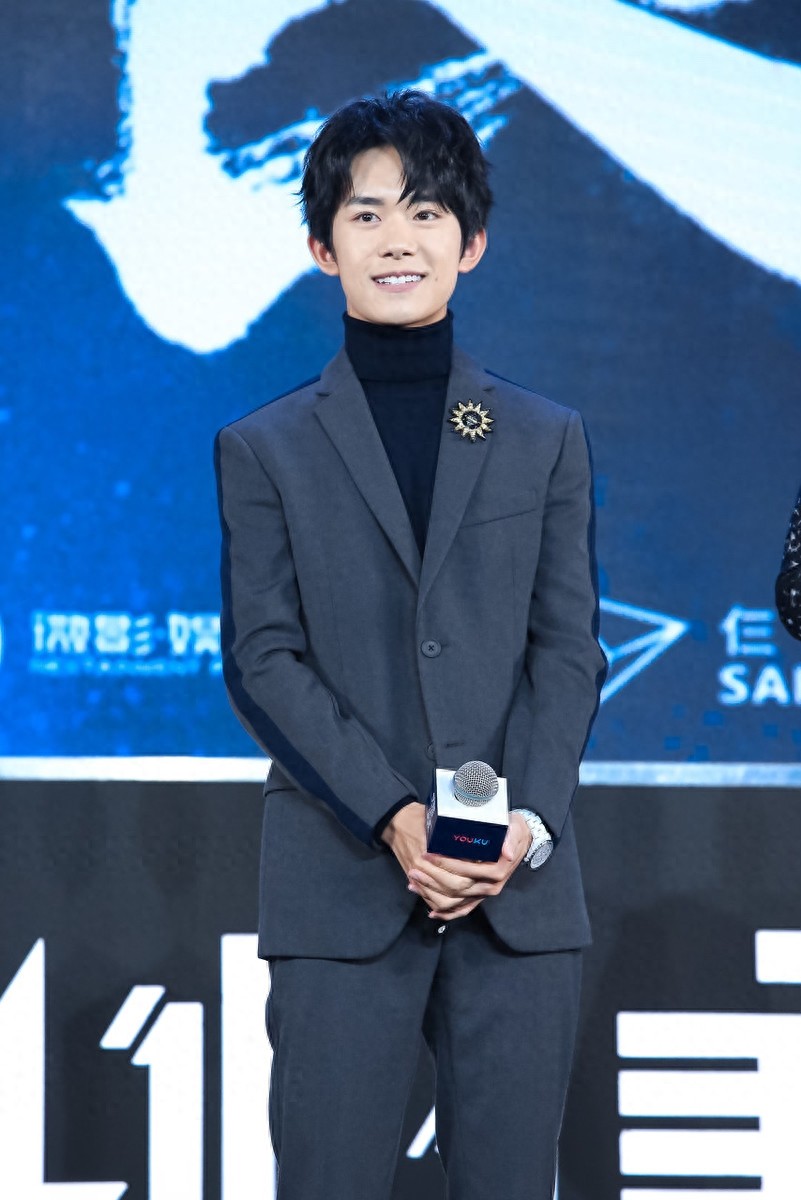 集美们，分享一波易烊千玺的帅图，反正我是收藏了