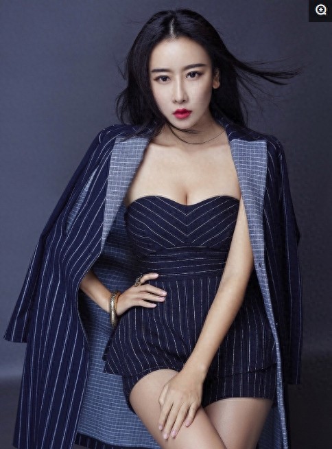 毛俊杰,山东莱州人,性感迷人,还记得《丑女无敌》的裴娜吗