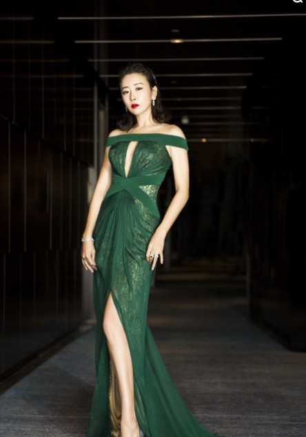 毛俊杰,山东莱州人,性感迷人,还记得《丑女无敌》的裴娜吗