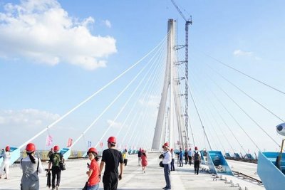 ​主跨超千米 沪通长江大桥预计明年6月通车